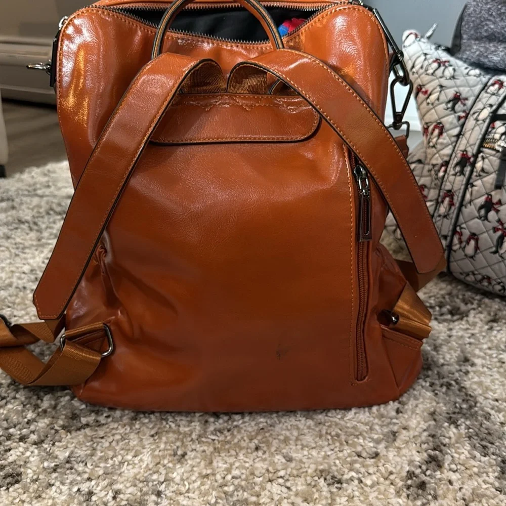 Cluci Brown Leather Multi-Zip Shoulder Bag